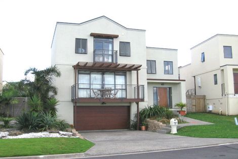 Photo of property in 20 Provence Esplanade, Te Atatu Peninsula, Auckland, 0610