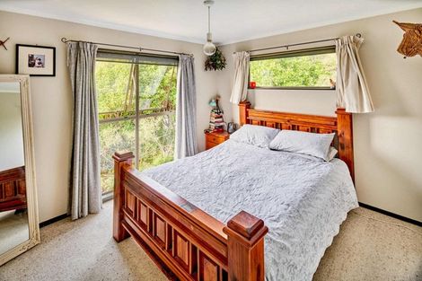 Photo of property in 9 Kenef Road, Paremata, Porirua, 5024