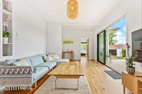 Photo of property in 8 Old Kaipara Road, Kaipara Flats, Warkworth, 0981