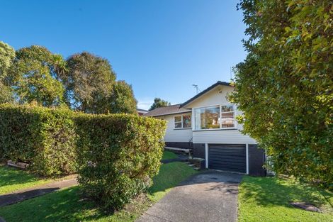 Photo of property in 10 Aplin Place, Birkdale, Auckland, 0626