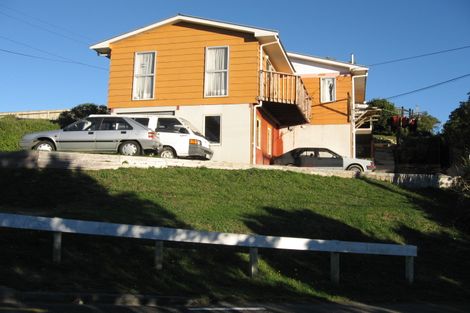 Photo of property in 50a Lyndfield Lane, Newlands, Wellington, 6037