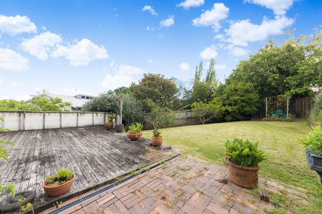Photo of property in 16 Woodhouse Place, West Harbour, Auckland, 0618