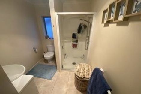 Photo of property in 15 Malin Place, Pinehill, Auckland, 0632