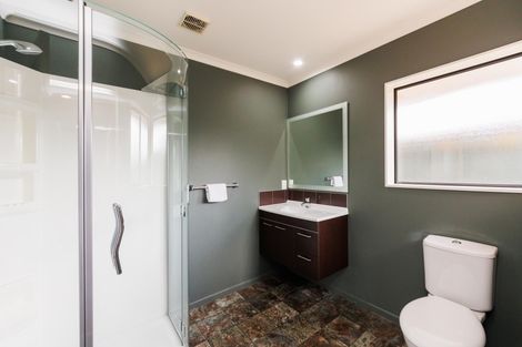 Photo of property in 2 Masefield Terrace, Kelvin Grove, Palmerston North, 4414