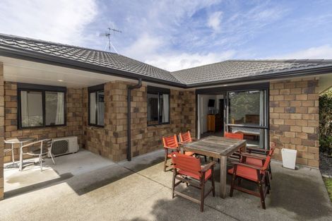 Photo of property in 33 Gandalf Crescent, Paraparaumu, 5032