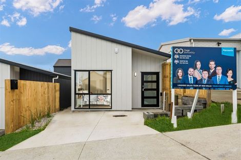 Photo of property in 15 Morus Road, Massey, Auckland, 0614