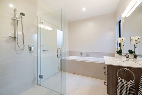 Photo of property in 22 Mckellar Drive, Jacks Point, Queenstown, 9371