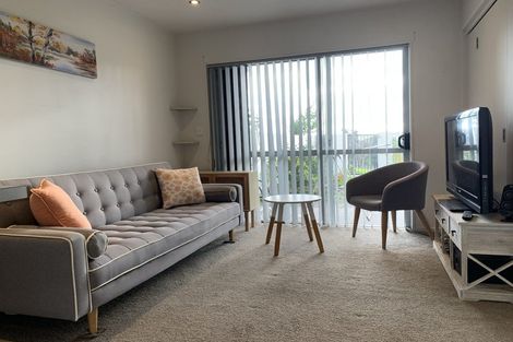 Photo of property in 3c/60 Masons Road, Oteha, Auckland, 0632