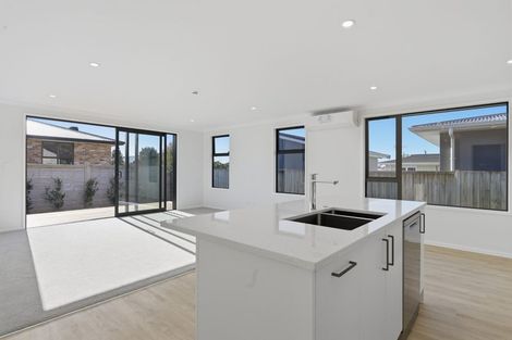Photo of property in 8a Cherrywood Drive, Otumoetai, Tauranga, 3110