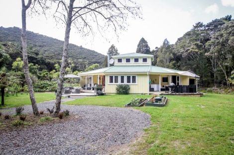 Photo of property in 2 Manawaora Road, Russell, 0272