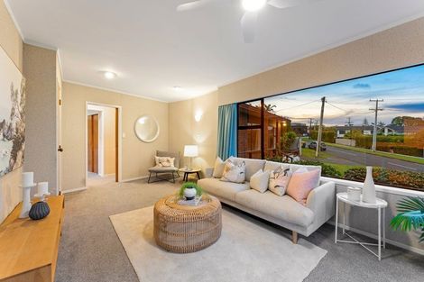 Photo of property in 1/2 Kowhai Road, Campbells Bay, Auckland, 0630
