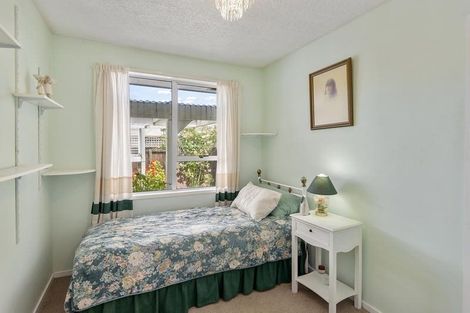 Photo of property in 2/7a Kruse Place, Redwood, Christchurch, 8051