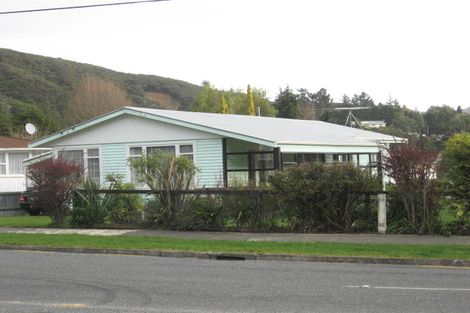 Photo of property in 40 Horoeka Street, Stokes Valley, Lower Hutt, 5019