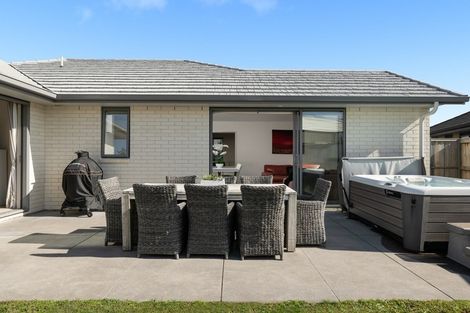Photo of property in 3 Raiha Street, Papamoa Beach, Papamoa, 3118