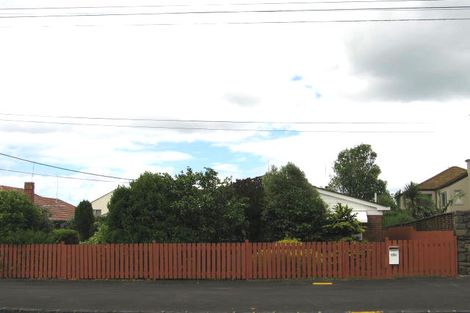Photo of property in 2/15 Milford Road, Milford, Auckland, 0620