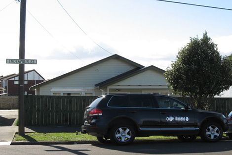 Photo of property in 21 Endeavour Street, Lyall Bay, Wellington, 6022