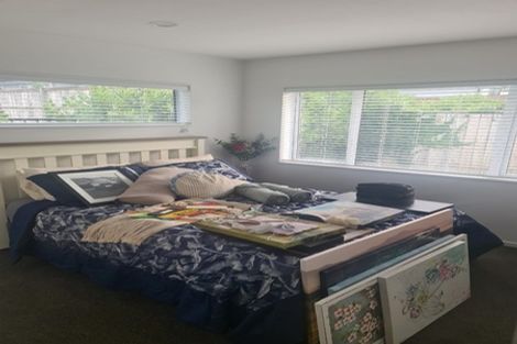 Photo of property in 20 Papa Orchard Drive, Kumeu, 0810