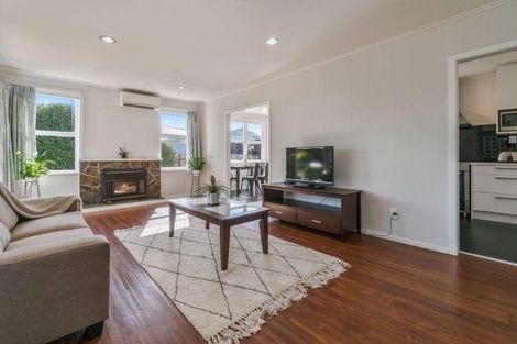 Photo of property in 55 Graham Avenue, Te Atatu Peninsula, Auckland, 0610