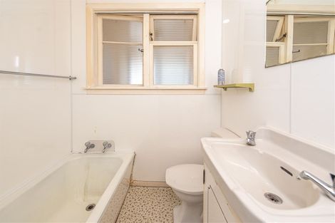 Photo of property in 69 Thatcher Street, Castlecliff, Whanganui, 4501