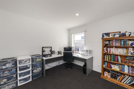Photo of property in 34 Shamrock Street, Takaro, Palmerston North, 4412