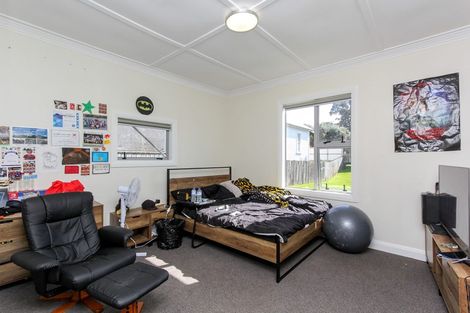 Photo of property in 14 Calvert Road, Moturoa, New Plymouth, 4310