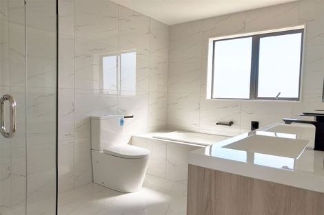 Photo of property in 10 Fjord Way, Karaka, Papakura, 2113