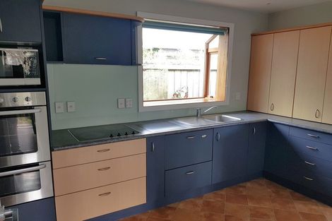 Photo of property in 98 Melbourne Road, Island Bay, Wellington, 6023