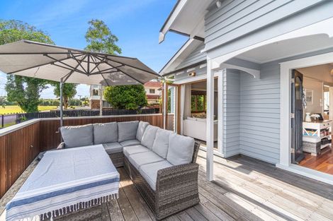 Photo of property in 6 Waterfront Road, Mangere Bridge, Auckland, 2022