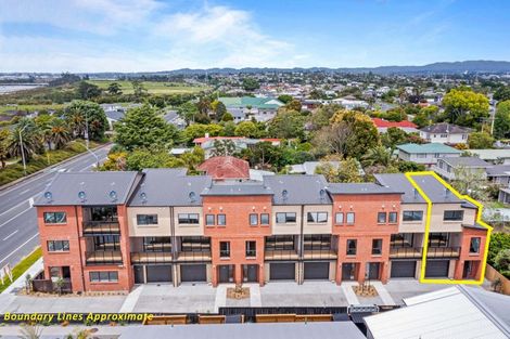 Photo of property in 500f Te Atatu Road, Te Atatu Peninsula, Auckland, 0610