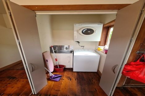 Photo of property in 76 Glenmore Street, Northland, Wellington, 6012