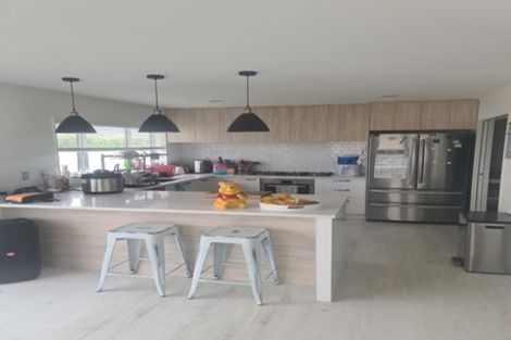 Photo of property in 20 Papa Orchard Drive, Kumeu, 0810