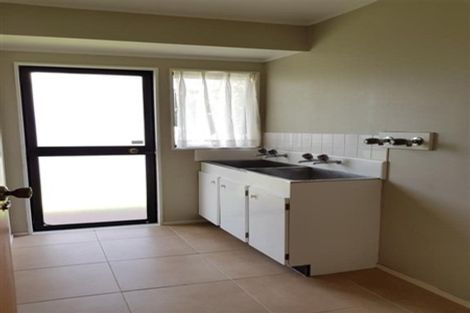 Photo of property in 8 Fathom Place, Te Atatu Peninsula, Auckland, 0610