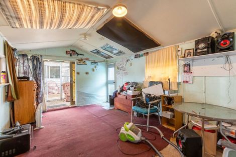 Photo of property in 21 Atkinson Street, Woodville, 4920