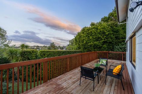 Photo of property in 2/70 Ayton Drive, Totara Vale, Auckland, 0629