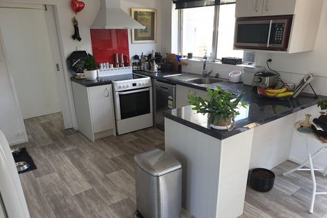 Photo of property in 56f1- Mary Crescent, Elderslea, Upper Hutt, 5018