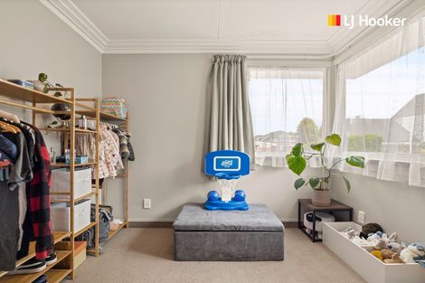 Photo of property in 73 Macandrew Road, South Dunedin, Dunedin, 9012