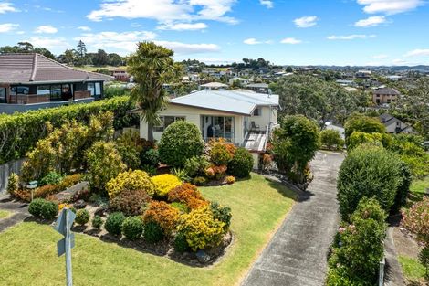 Photo of property in 75 Marellen Drive, Red Beach, 0932