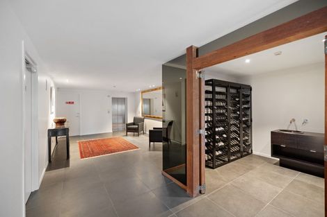 Photo of property in 6 Lordens Place, Fernhill, Queenstown, 9300