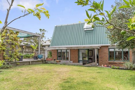 Photo of property in 2/9 Barcroft Place, Clendon Park, Auckland, 2103