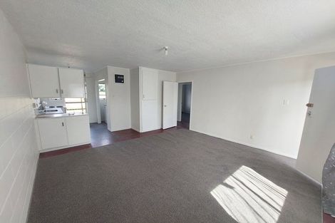 Photo of property in 2/90 Kenderdine Road, Papatoetoe, Auckland, 2025