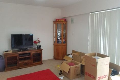 Photo of property in 940 East Coast Road, Northcross, Auckland, 0630