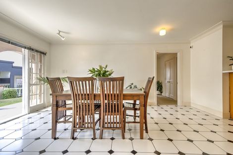 Photo of property in 145a Clarence Street, Hamilton Lake, Hamilton, 3204