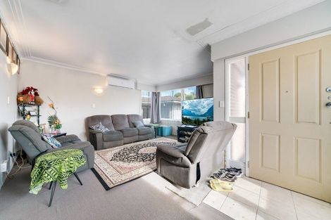 Photo of property in 52 Friedlanders Road, Manurewa, Auckland, 2102