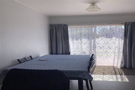 Photo of property in 4 Pomelo Road, Te Atatu South, Auckland, 0610