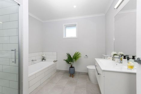 Photo of property in 54 Hayfield Way, Karaka, Papakura, 2113