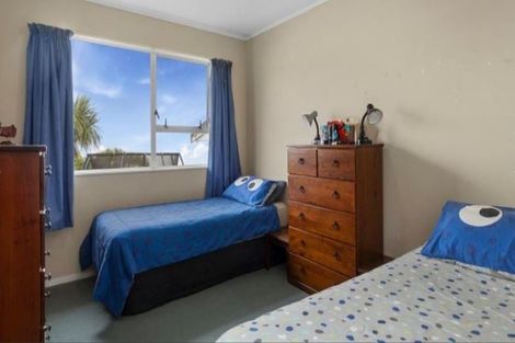 Photo of property in 6 Owaka Close, Kelson, Lower Hutt, 5010