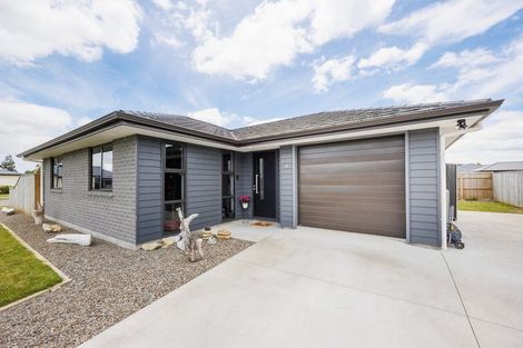 Photo of property in 27 Oldfield Lane, Marton, 4710