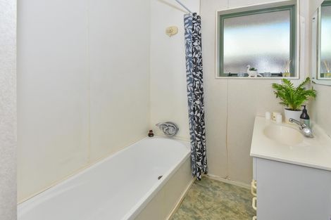 Photo of property in 100a Browns Road, Manurewa, Auckland, 2102