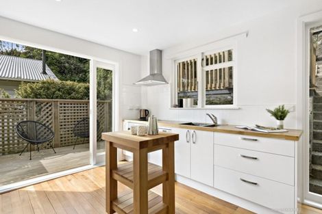 Photo of property in 70 Curtis Street, Northland, Wellington, 6012