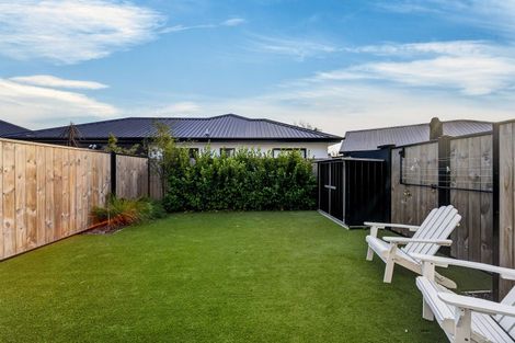 Photo of property in 4/8 Matata Place, Dallington, Christchurch, 8061